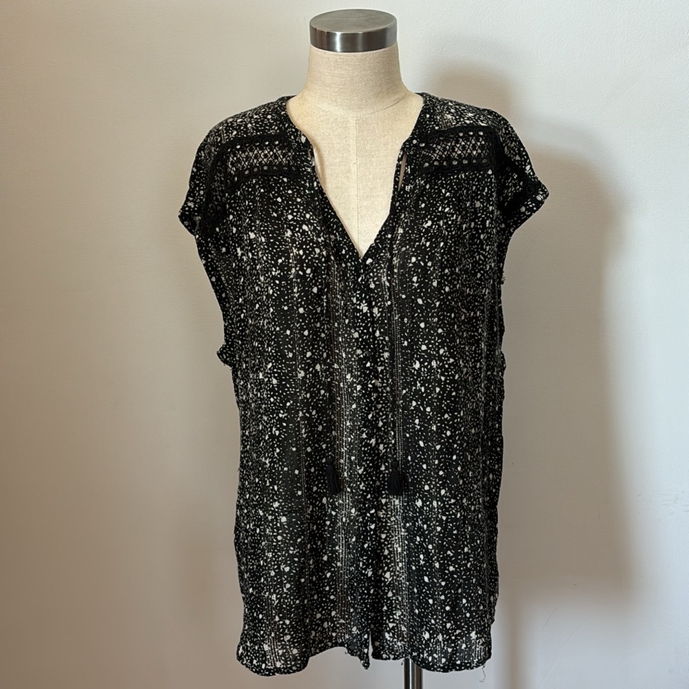 Lucky brand linen and crochet detail shirt